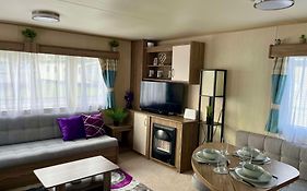 275 - Butlins Skegness, Pet Friendly And Wifi - Meadow Lakes Caravan & Lodge Hire